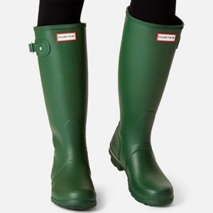Hunter.Tall Rain Boots green like new!